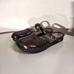 Alegria By PG Lite Tuscany Pewter Dazzler Metallic Leather Mary Jane Slip Ons